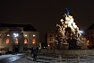  Targ kapuściany z fontanną Parnas