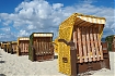  Wiklinowe kosze na plaży w Binz.